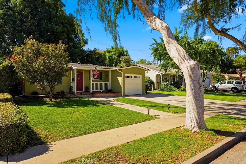 1933 W Jacaranda