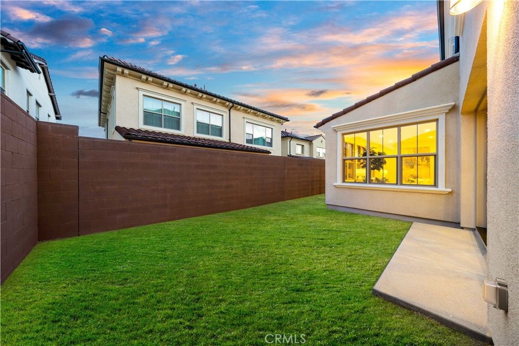 listing image 130721642744536690046