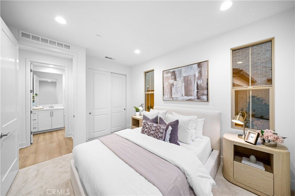 listing image 130728421539487632662
