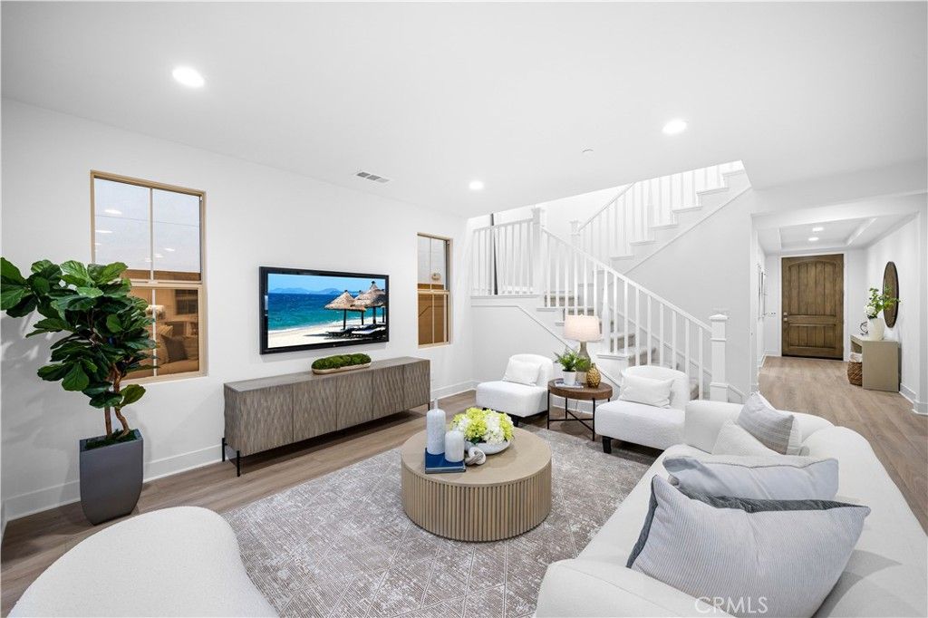 listing image 130726084029361826808