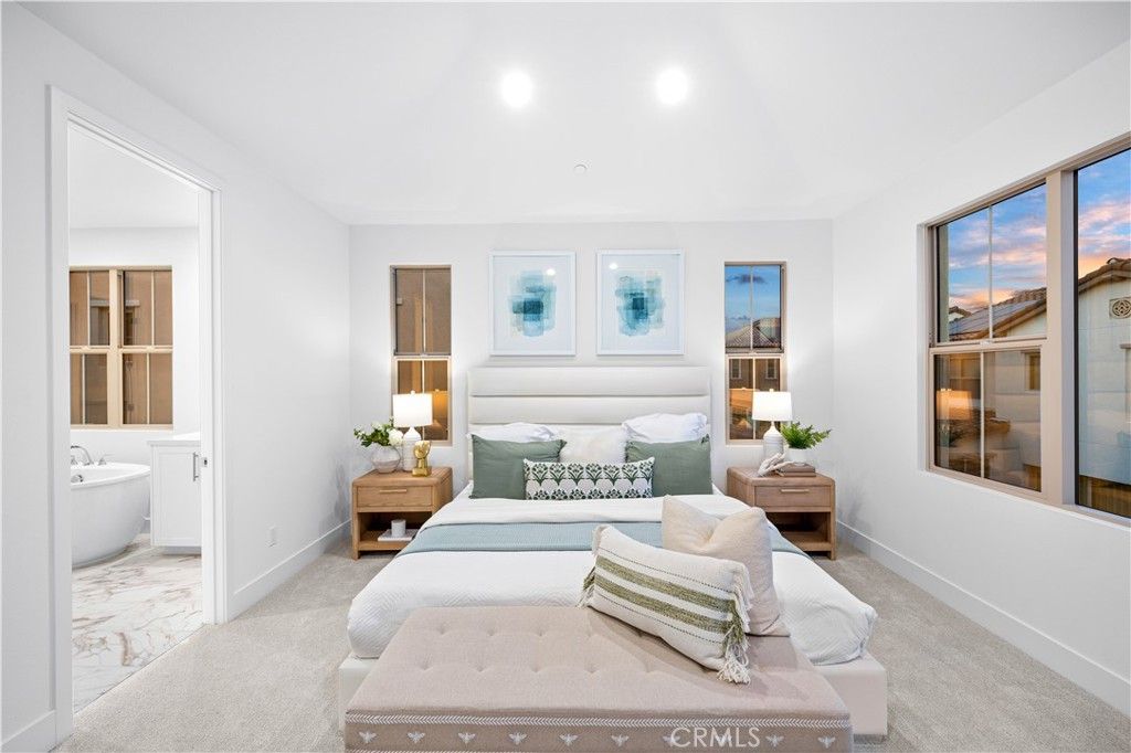 listing image 130721418551636803110