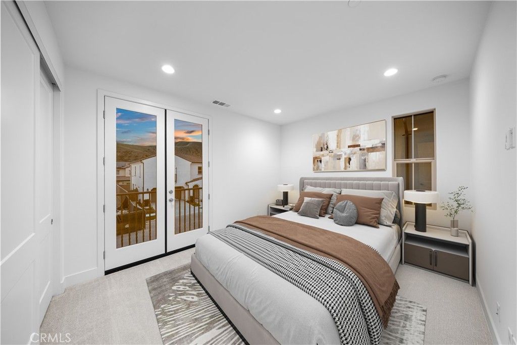 listing image 130721845672419685694