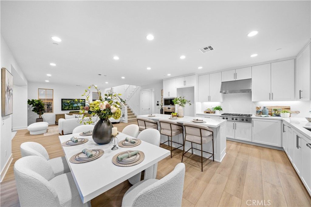 listing image 130729777250919574524