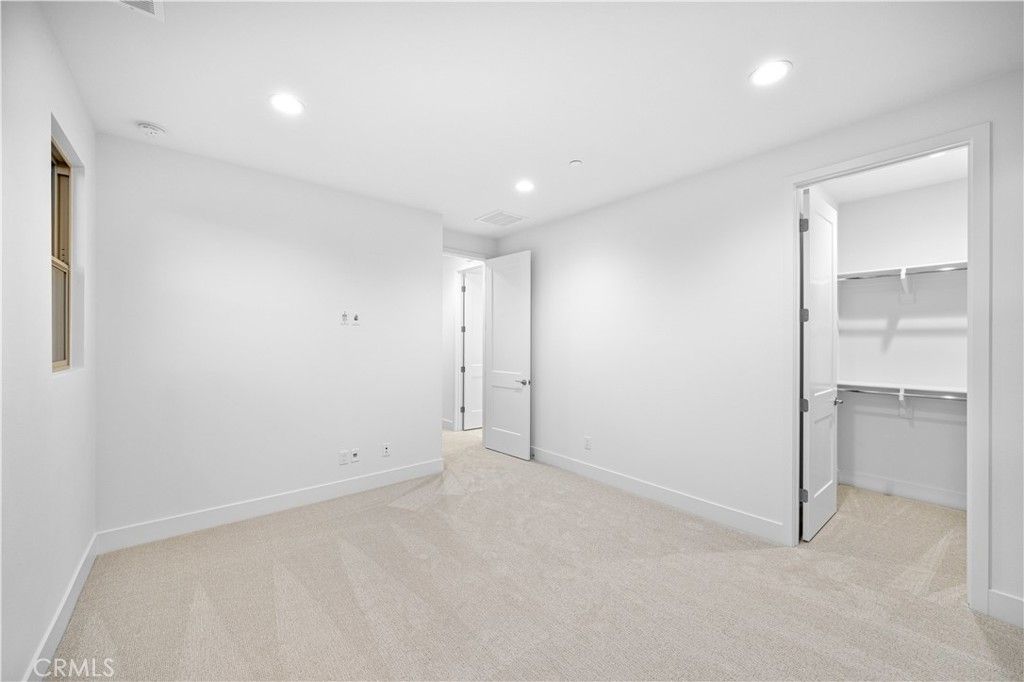 listing image 130721793174426692177