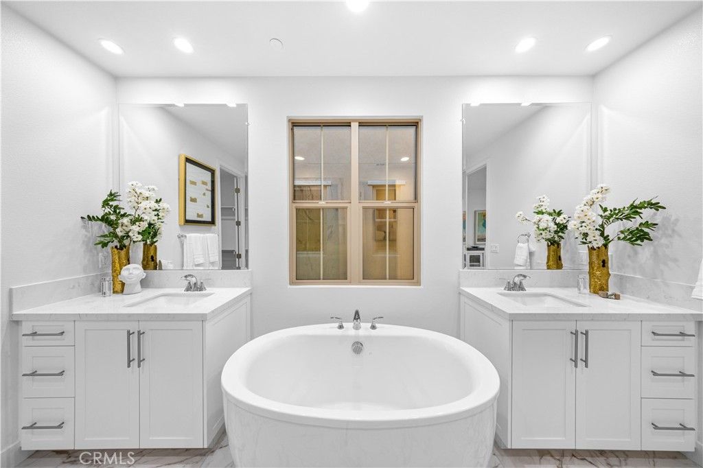 listing image 130728539886987502265