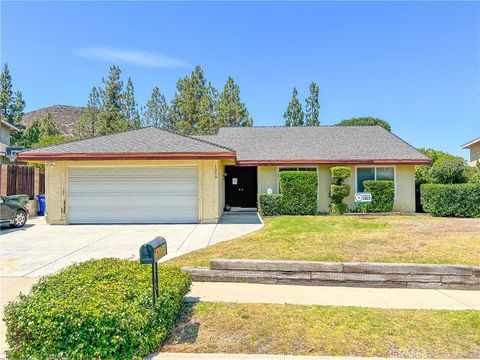 Photo of 1359 Calle De Oro, Thousand Oaks, CA 91360 (MLS # SR26145134)