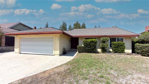 Photo of 1359 Calle De Oro, Thousand Oaks, CA 91360 (MLS # SR26145134)