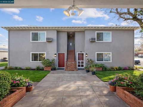 Photo of 2756 Argyll Ave Ave, Concord, CA 94520 (MLS # 41129585)