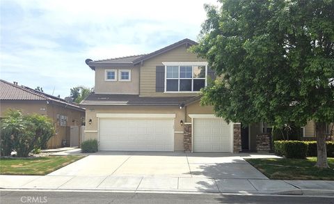 Photo of 33665 Pebble Brook Cir, Temecula, CA 92592 (MLS # SW26090832)