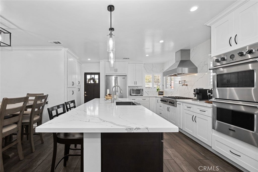 15202 St. Fernview