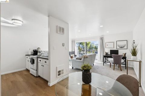 Photo of 5 Embarcadero #129, Oakland, CA 94607 (MLS # 41126925)
