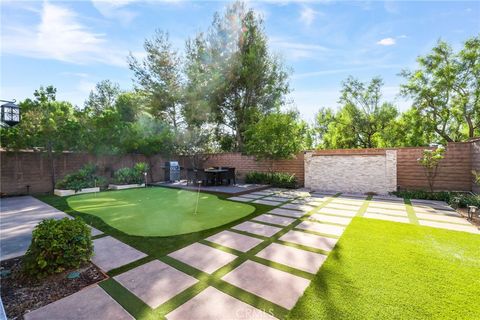 Photo of 10 Shadybend, Irvine, CA 92602 (MLS # OC26092965)