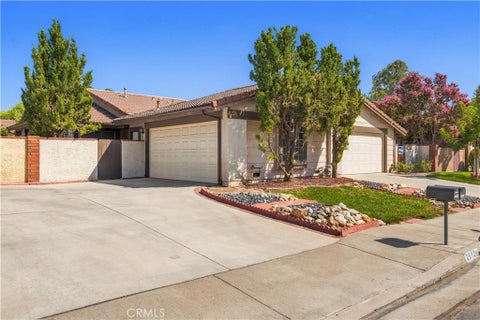 Photo of 26120 Galvez Court, Valencia, CA 91355 (MLS # SR26202292)