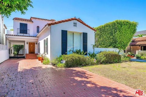 Photo of 325 EL CAMINO Drive, Beverly Hills, CA 90212 (MLS # 26840411)