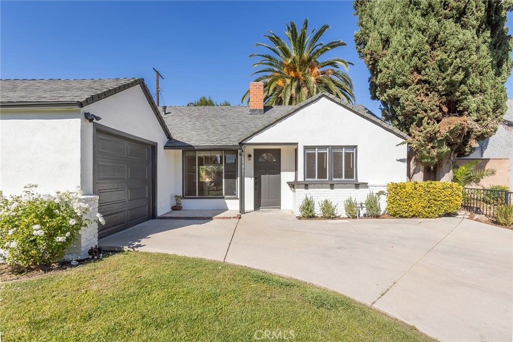 Photo of 17451 Burton, Northridge, CA 91325 (MLS # SR25249409)