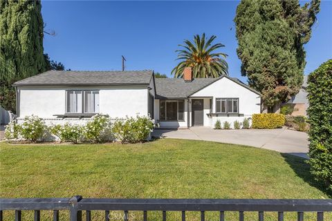 Photo of 17451 Burton, Northridge, CA 91325 (MLS # SR25249409) Photo of 17451 Burton, Northridge, CA 91325 (MLS # SR25249409)