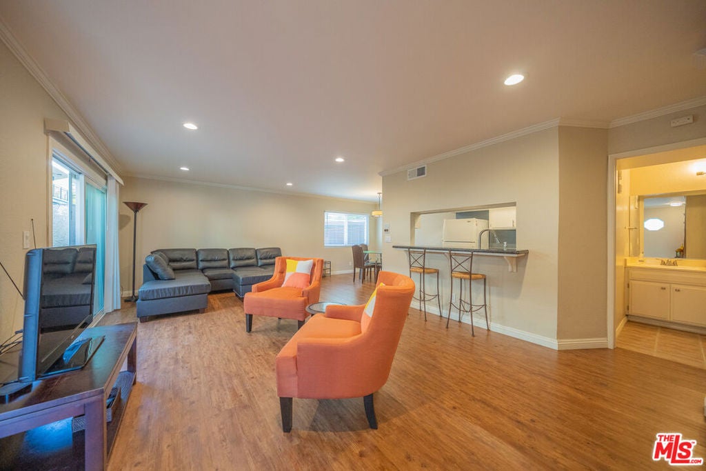 11120 Moorpark Street 2