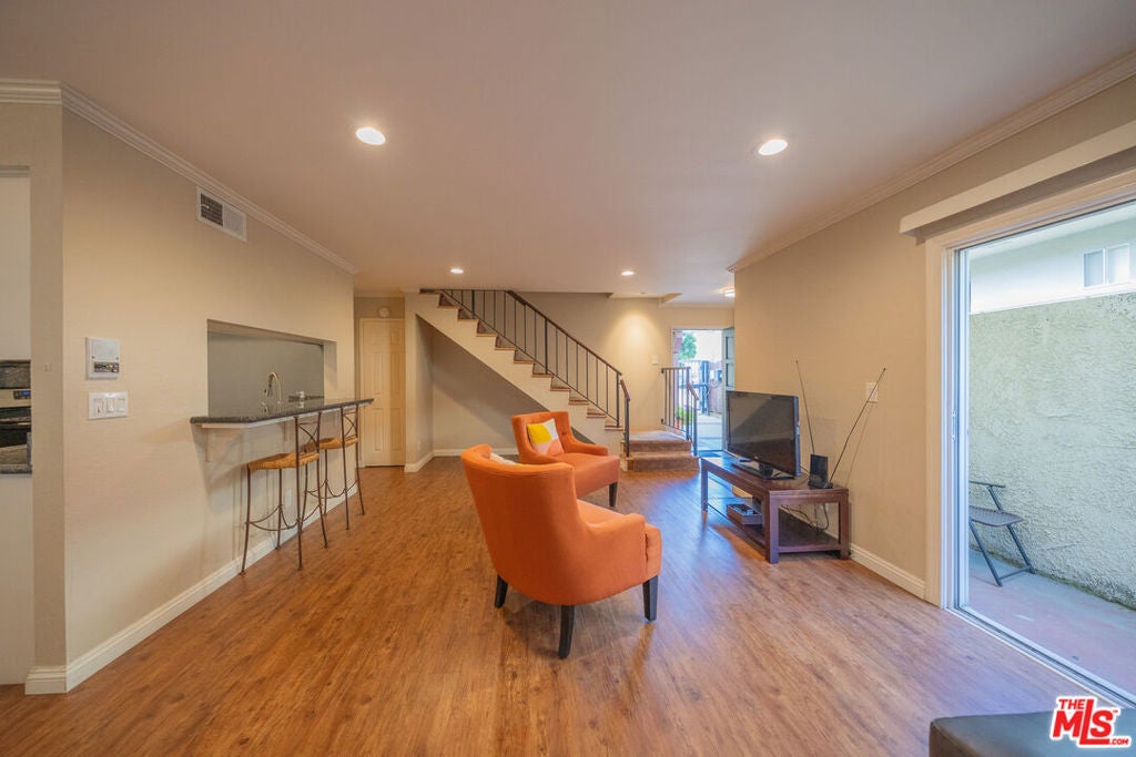 11120 Moorpark Street 2
