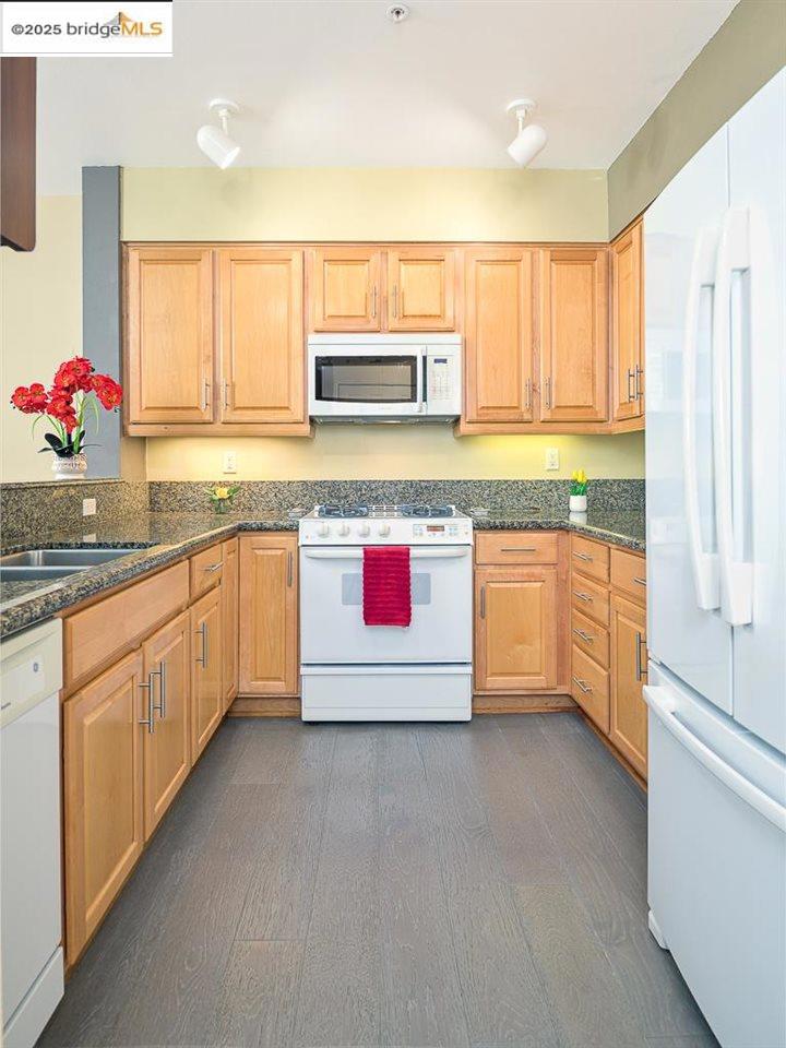 BRICKYARD LANDNG - Residential