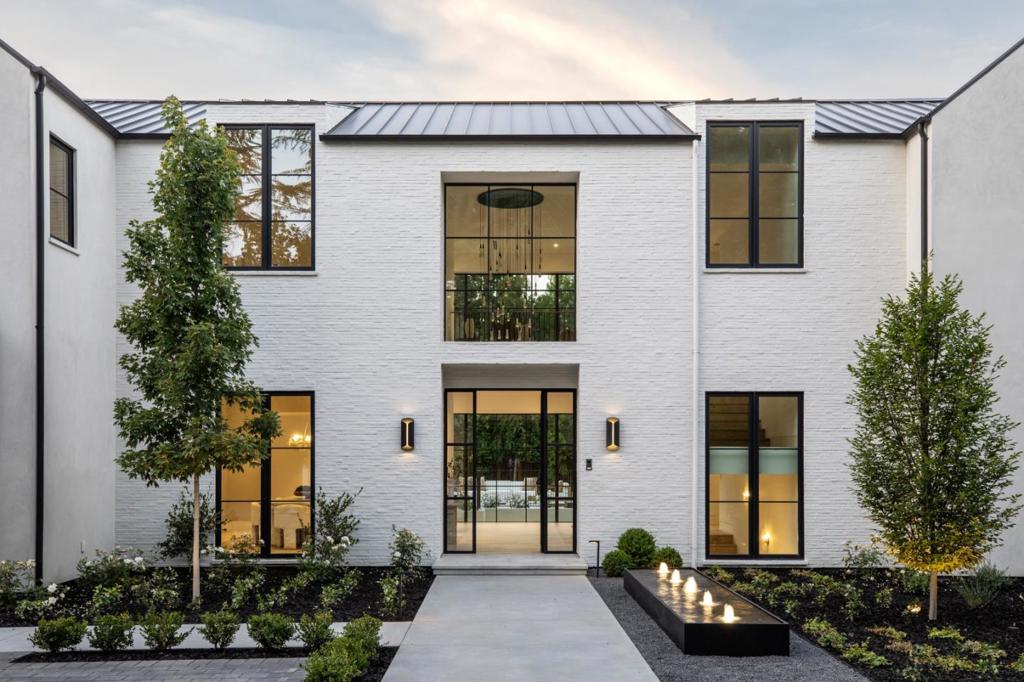 97 Santiago Avenue