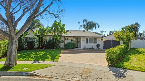 Photo of 6443 Gross Avenue, West Hills, CA 91307 (MLS # SB26007408)