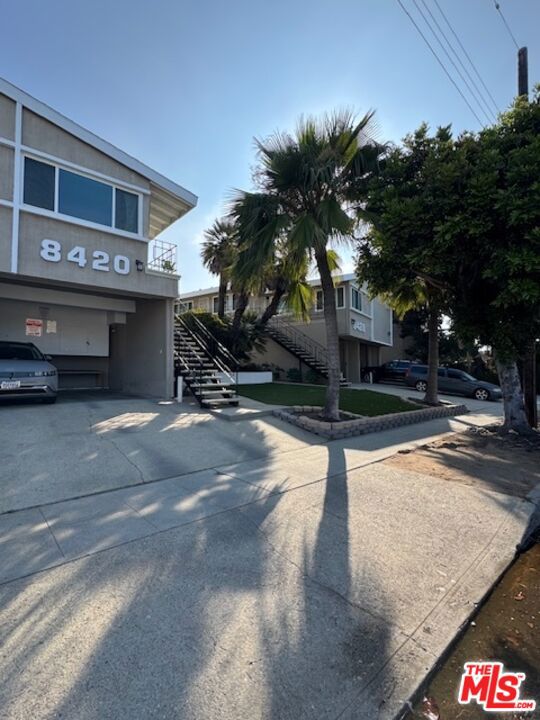 Properties 2 8420 Gulana Avenue