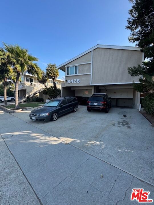Properties 4 8420 Gulana Avenue