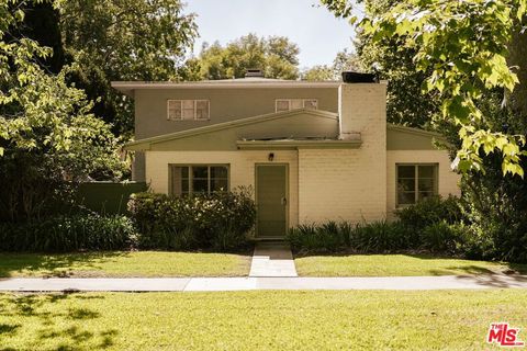 Photo of 5434 Village Green Grn, Los Angeles, CA 90016 (MLS # 26796569)