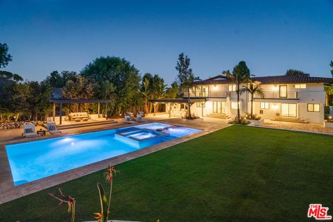 Photo of 3805 Palos Verdes Dr N Dr, Rolling Hills Estates, CA 90274 (MLS # 21682464)