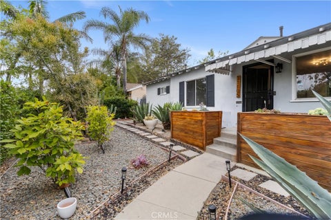 Photo of 11105 Califa ST, North Hollywood, CA 91601 (MLS # SR26144636)