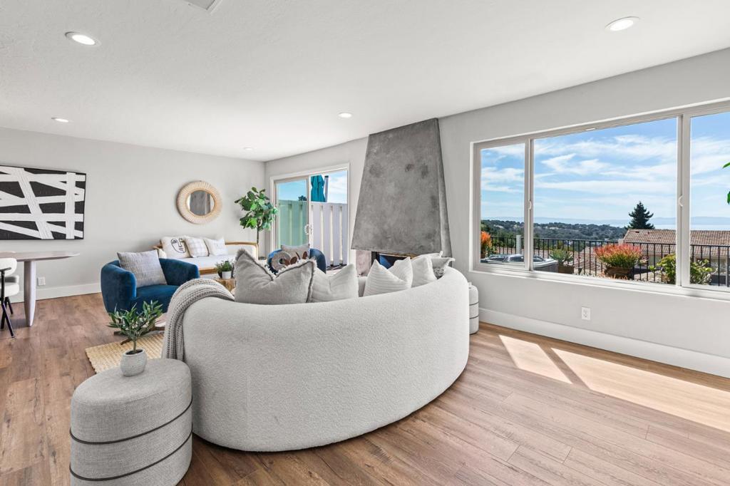 61 Thousand Oaks Street