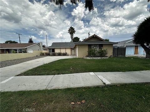 Photo of 5751 Castle Drive, Huntington Beach, CA 92649 (MLS # OC26188825)
