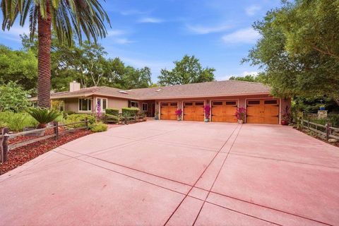 Photo of 15190 Yvonne Drive, Morgan Hill, CA 95037 (MLS # ML82046570)