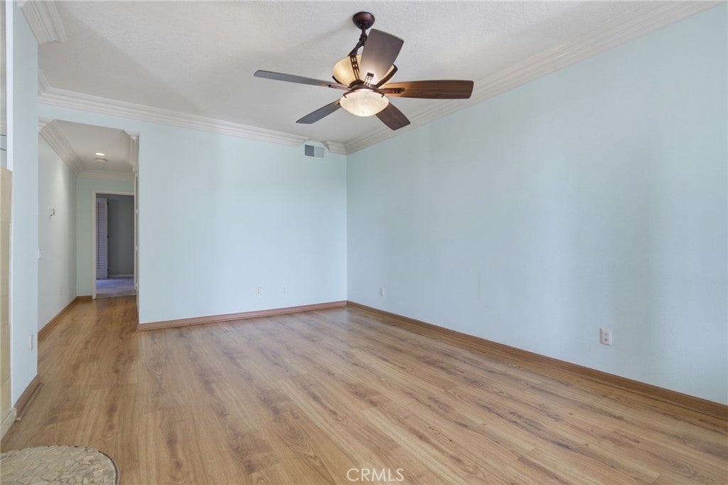 4623 E 4th 6