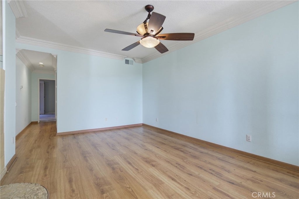 4623 E 4th 6