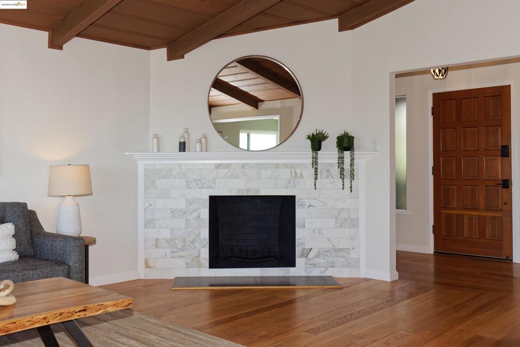 OAKMORE UPPER - Residential