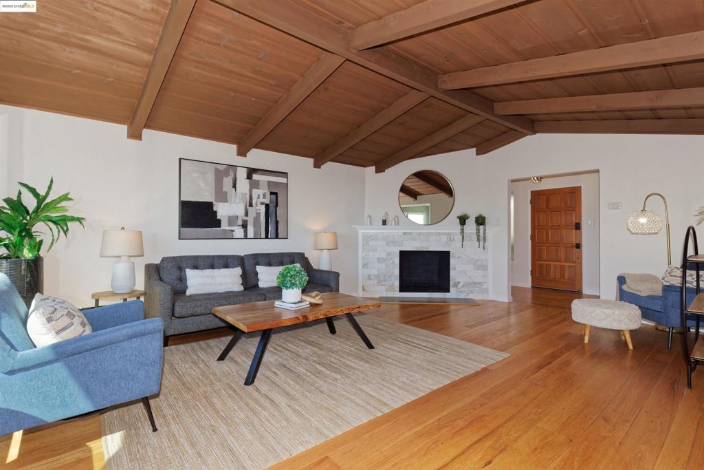 OAKMORE UPPER - Residential