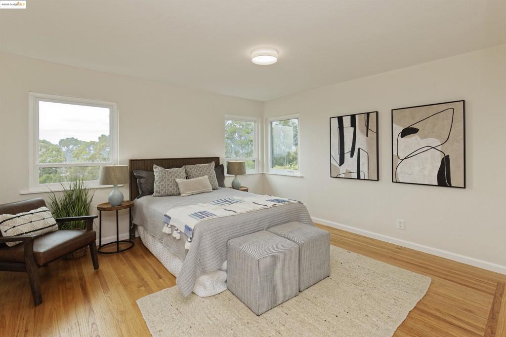 OAKMORE UPPER - Residential