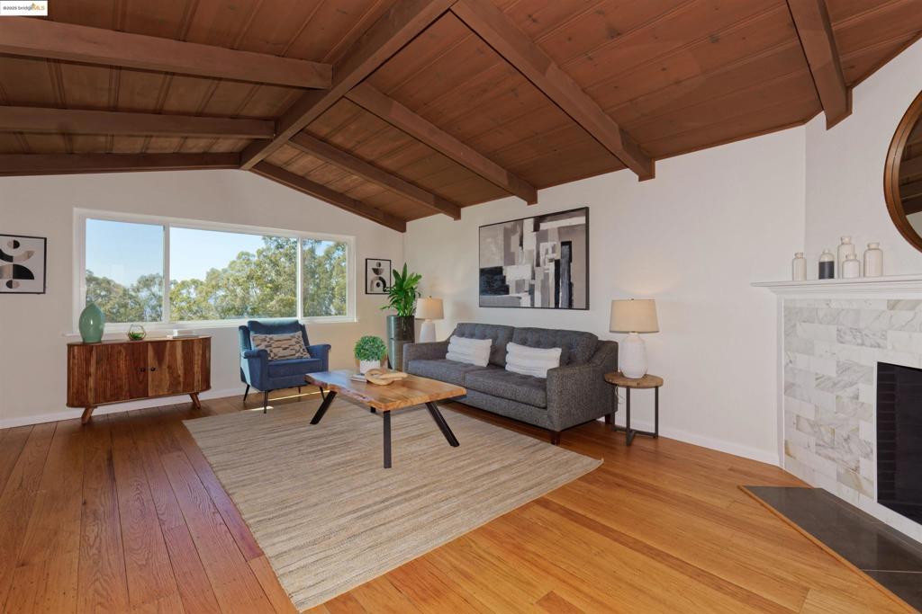 OAKMORE UPPER - Residential