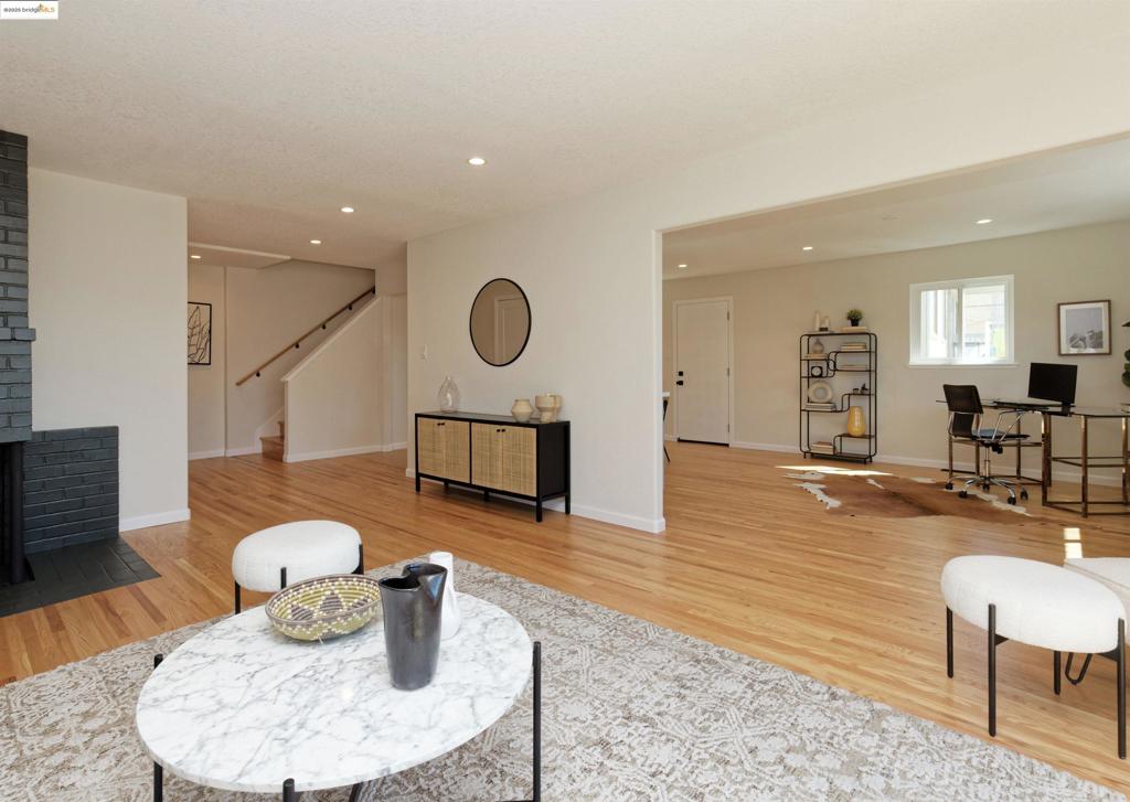 OAKMORE UPPER - Residential