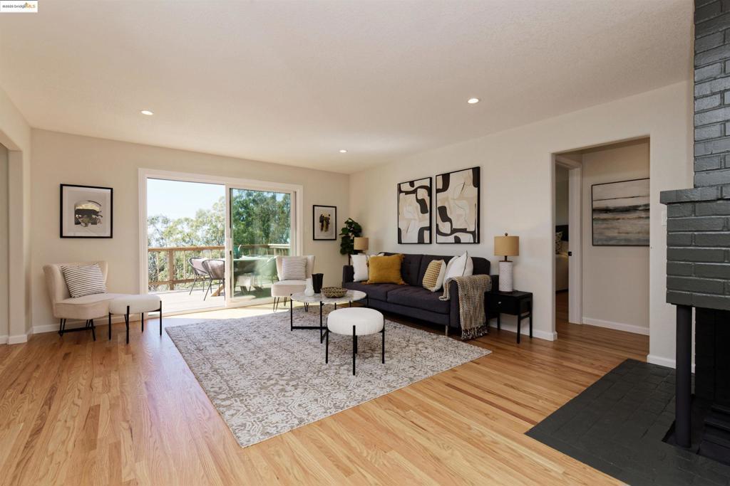 OAKMORE UPPER - Residential