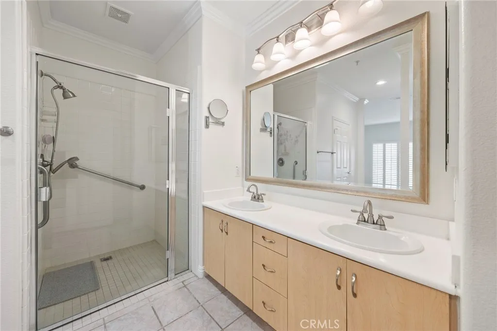 Mission Viejo, California 92692, United States, 2 Bedrooms Bedrooms, ,2 BathroomsBathrooms,Residential,Active,98208