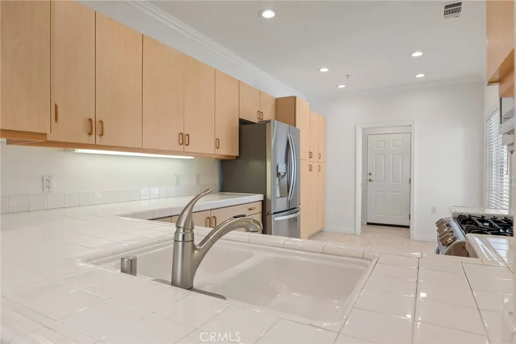 Mission Viejo, California 92692, United States, 2 Bedrooms Bedrooms, ,2 BathroomsBathrooms,Residential,Active,98208