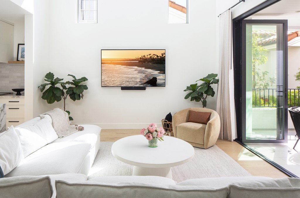 Corona del Mar South of PCH (CDMS) - Residential Lease