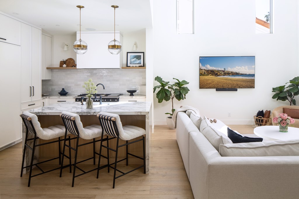 Corona del Mar South of PCH (CDMS) - Residential Lease