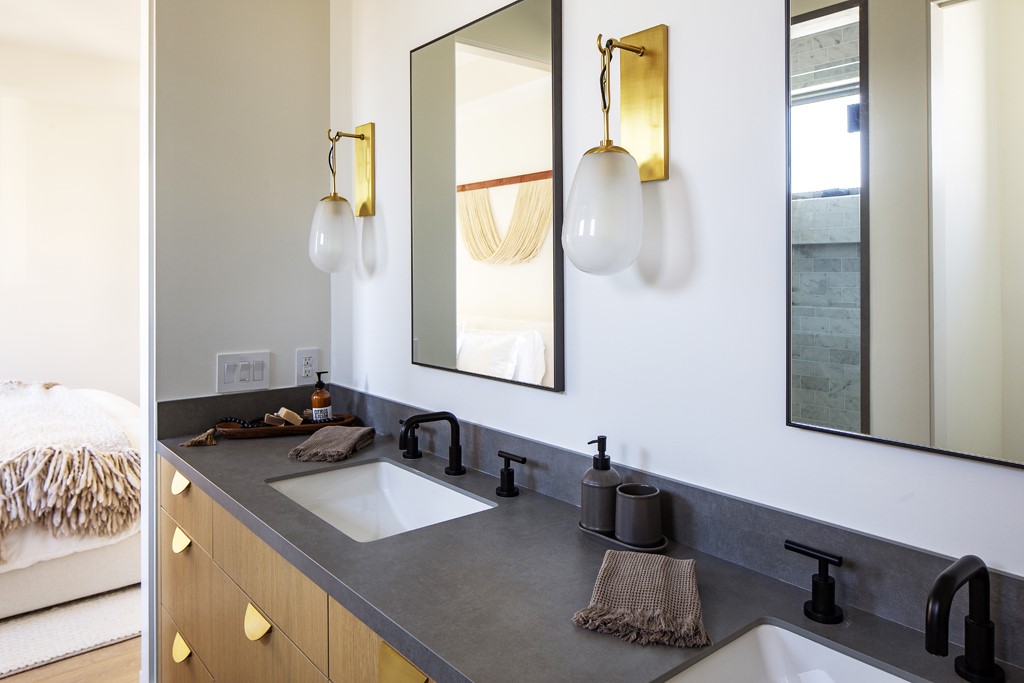 Corona del Mar South of PCH (CDMS) - Residential Lease