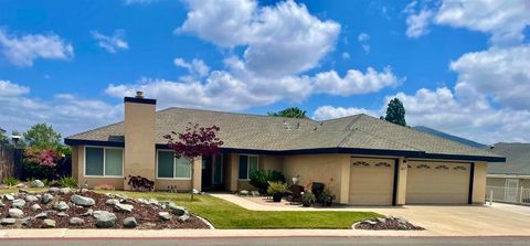 Photo of 2611 Ledgetop Place Pl, Spring Valley, CA 91977 (MLS # PTP2603118)