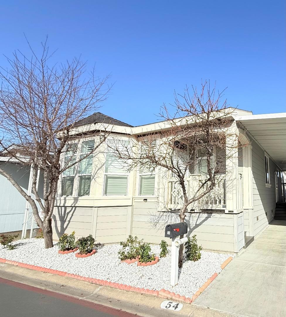 1520 E CAPITOL Expressway 54