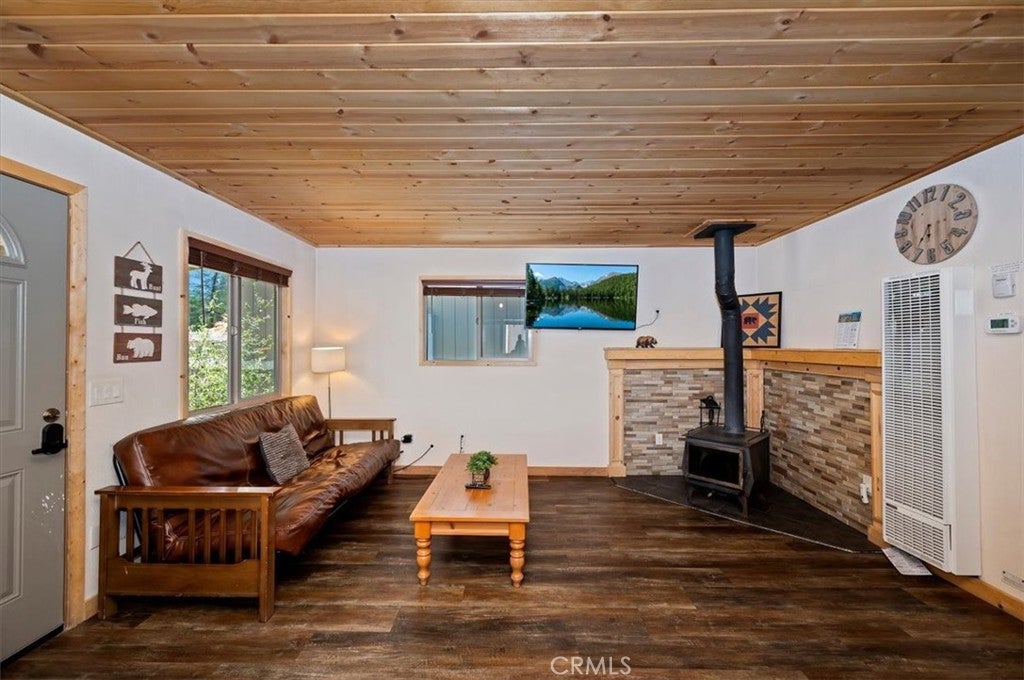 728 Holmes Lane
