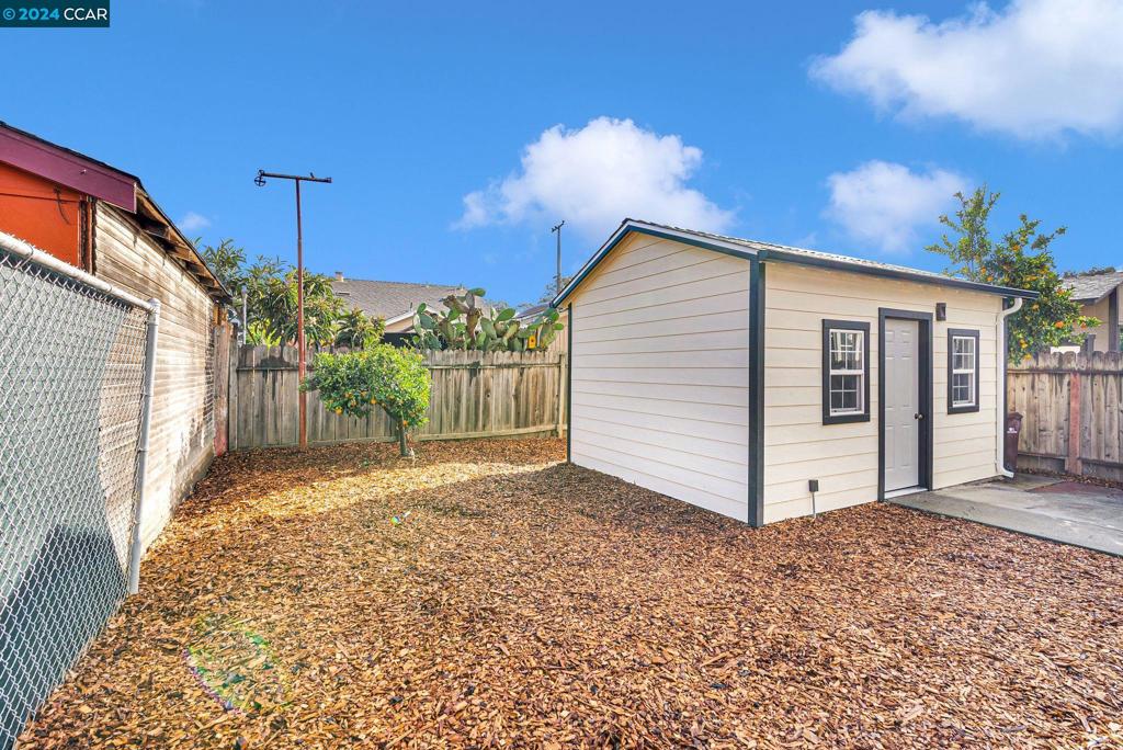 EASTMONT AREA - Residential